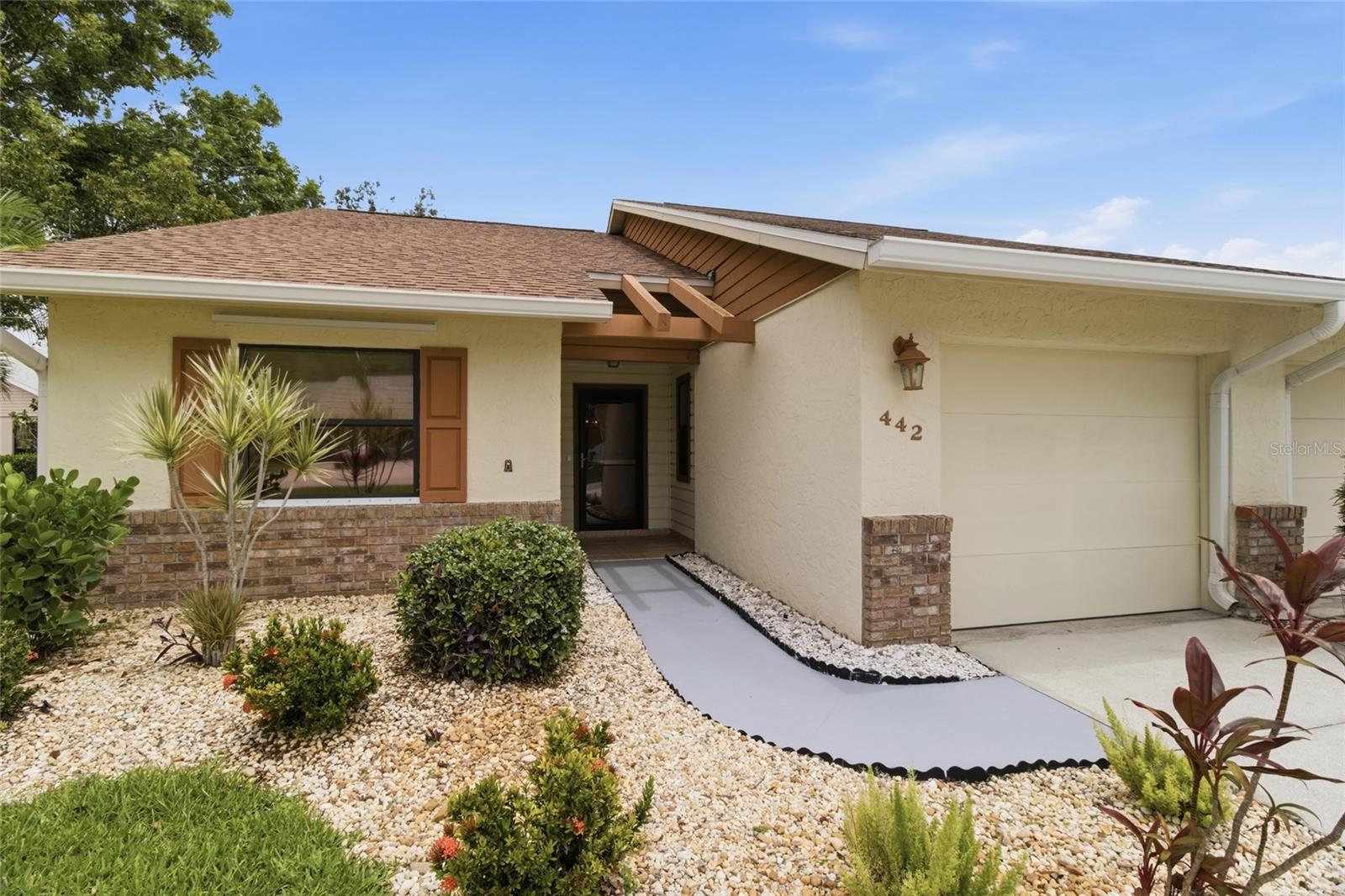 442 Pendleton Drive — photo