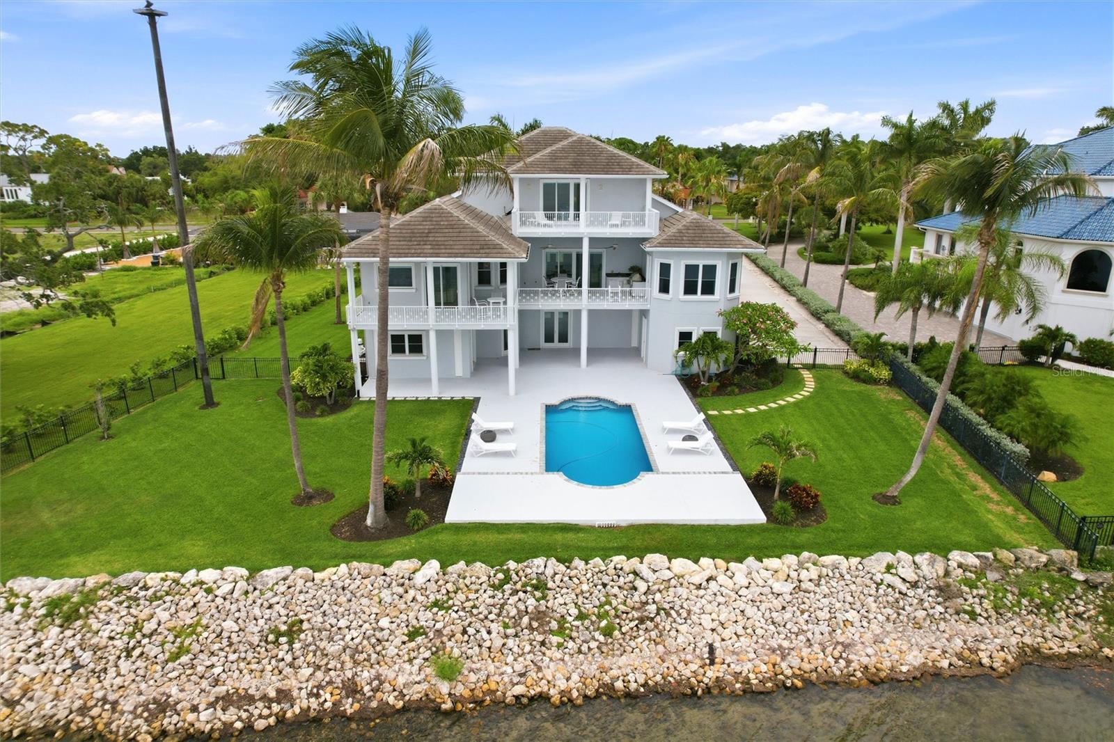 7524 Westmoreland Drive — photo