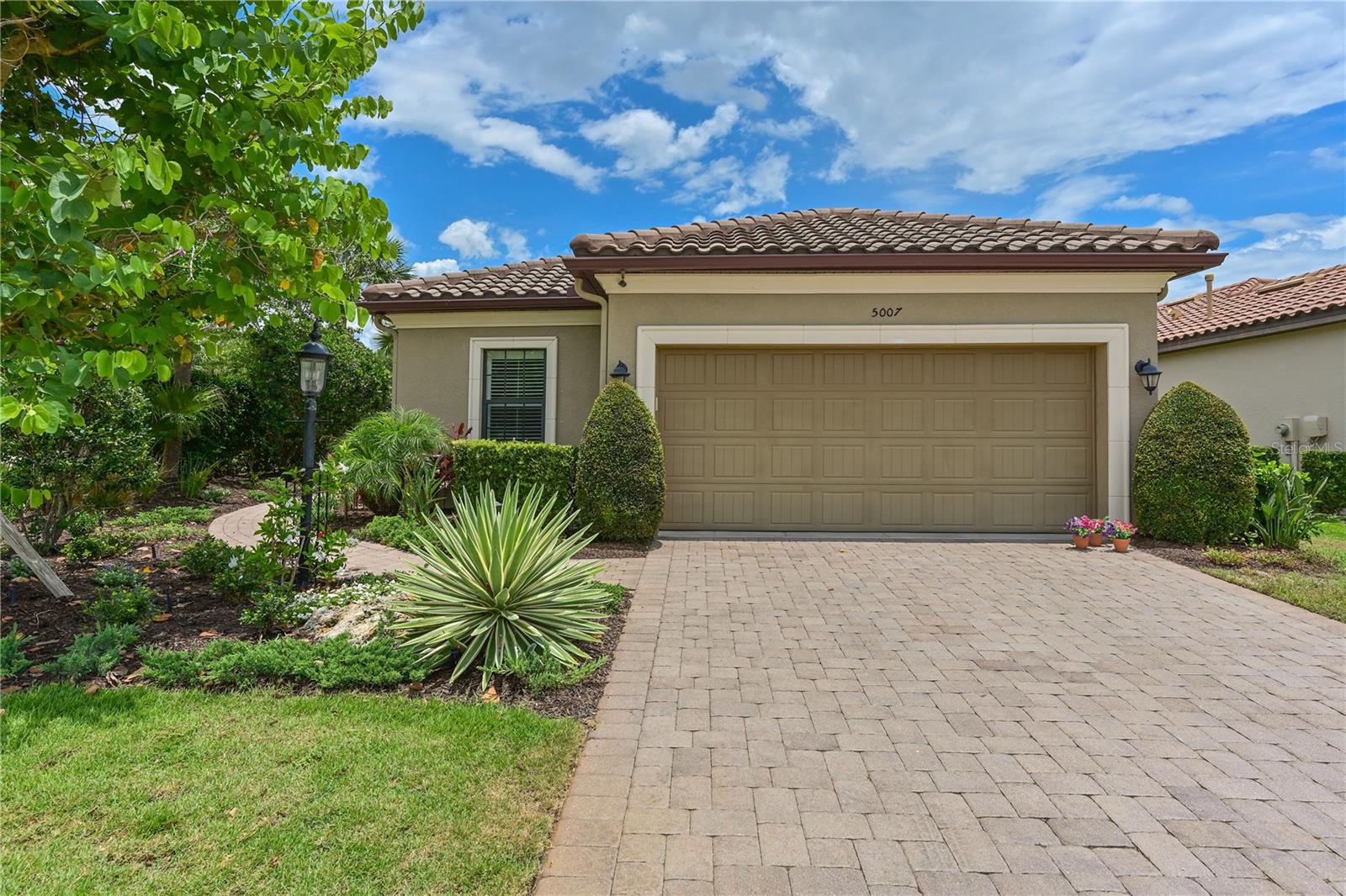 5007 Serata Drive — photo