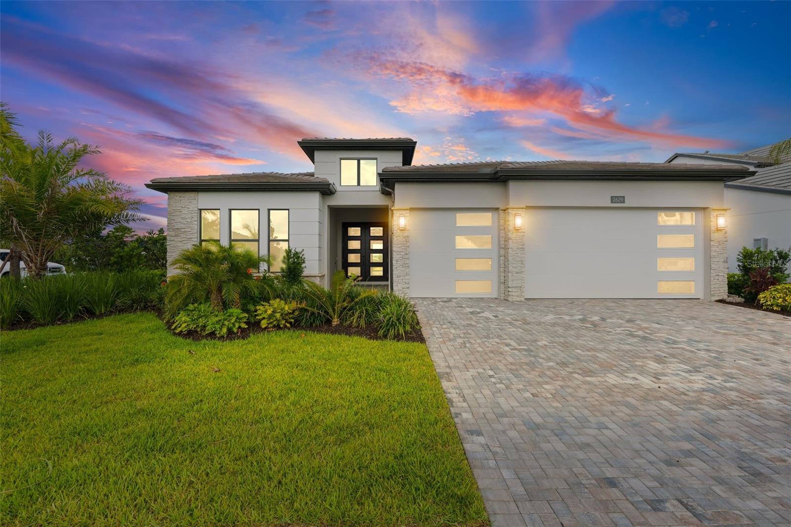 2629 Waterfront Circle — photo