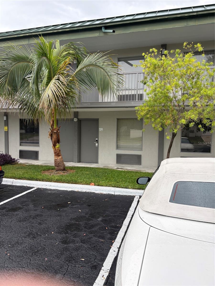 7150 N Tamiami Trl S503 — photo