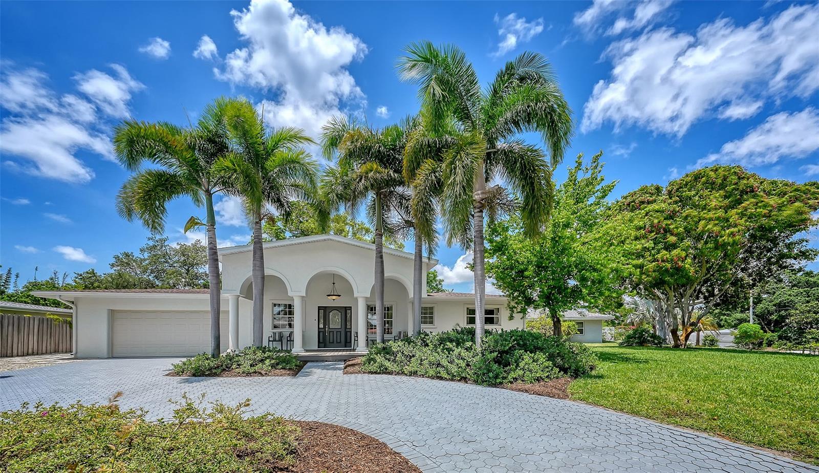 2465 Foster Lane — photo