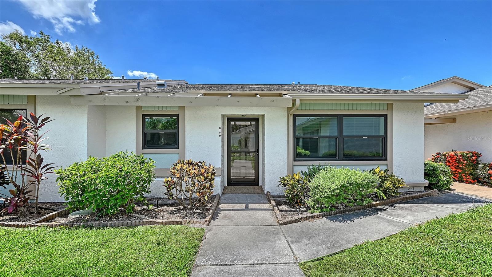 6129 Heritage Lane W 6129 — photo