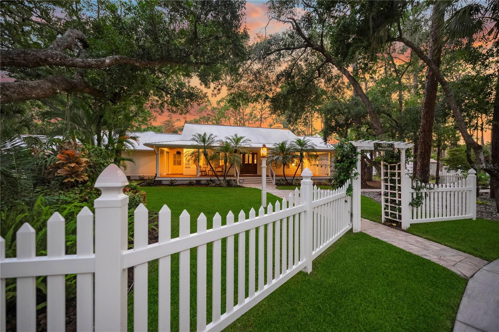2810 Sarasota Golf Club Boulevard — photo