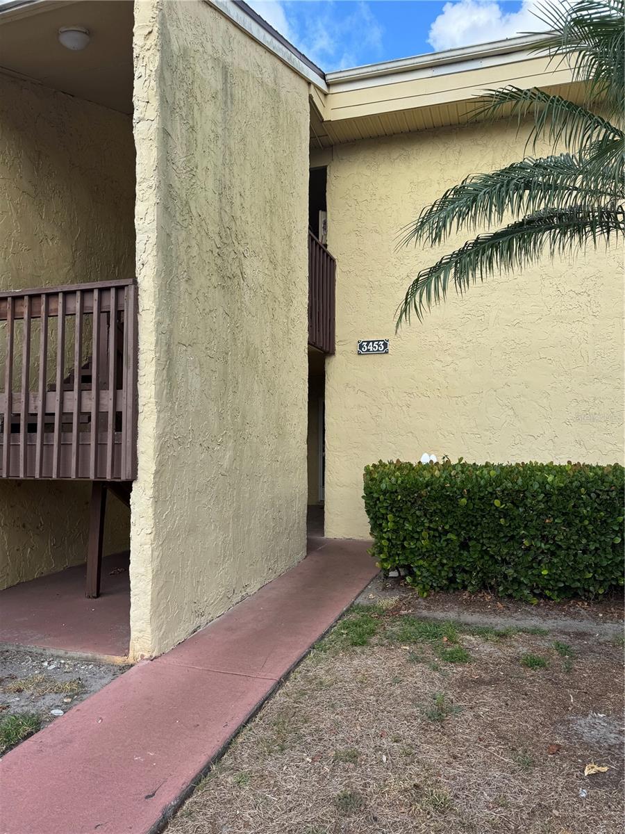 3453 Clark 252 — photo