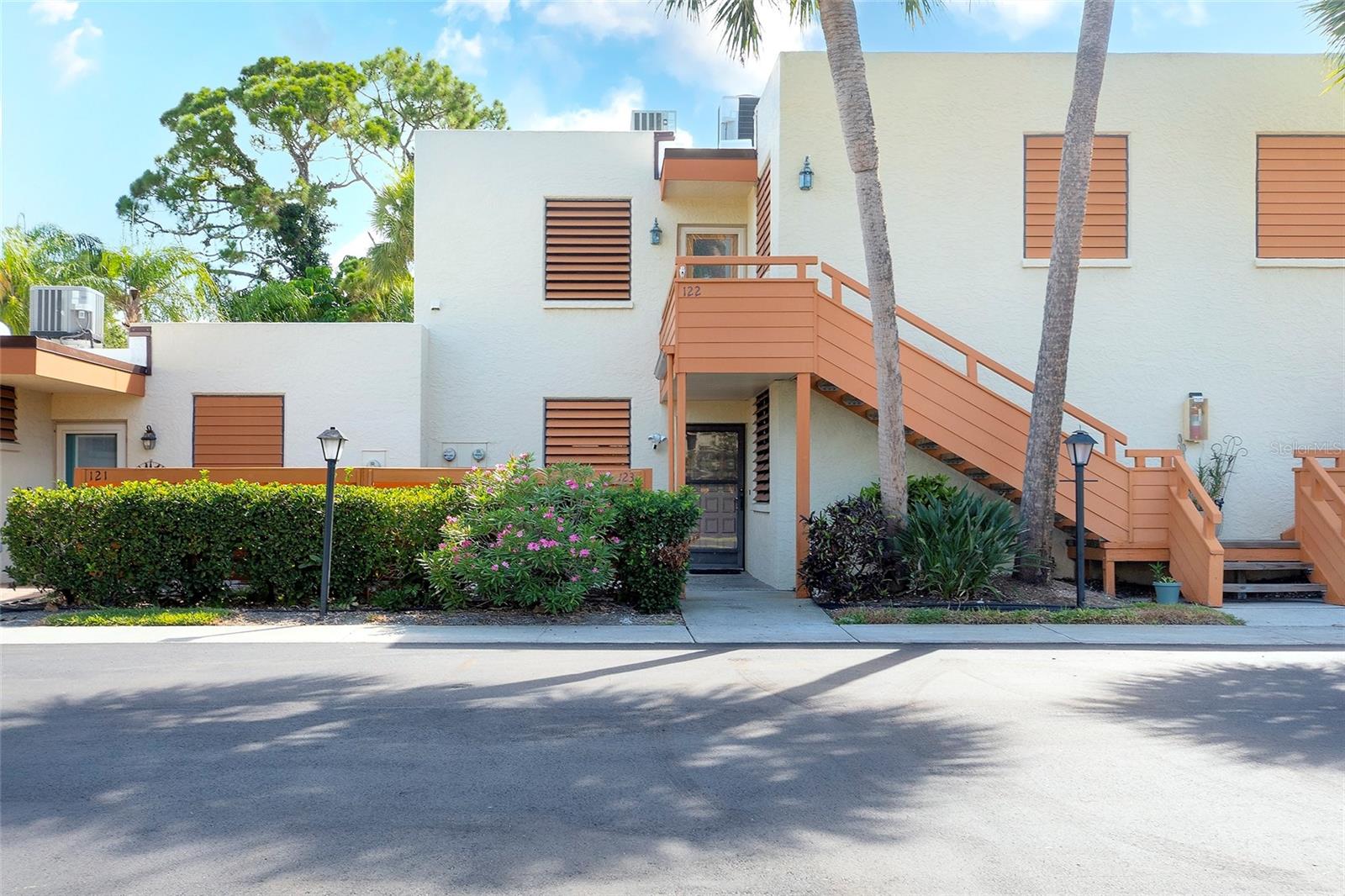 123 Wild Palm Drive 123 — photo