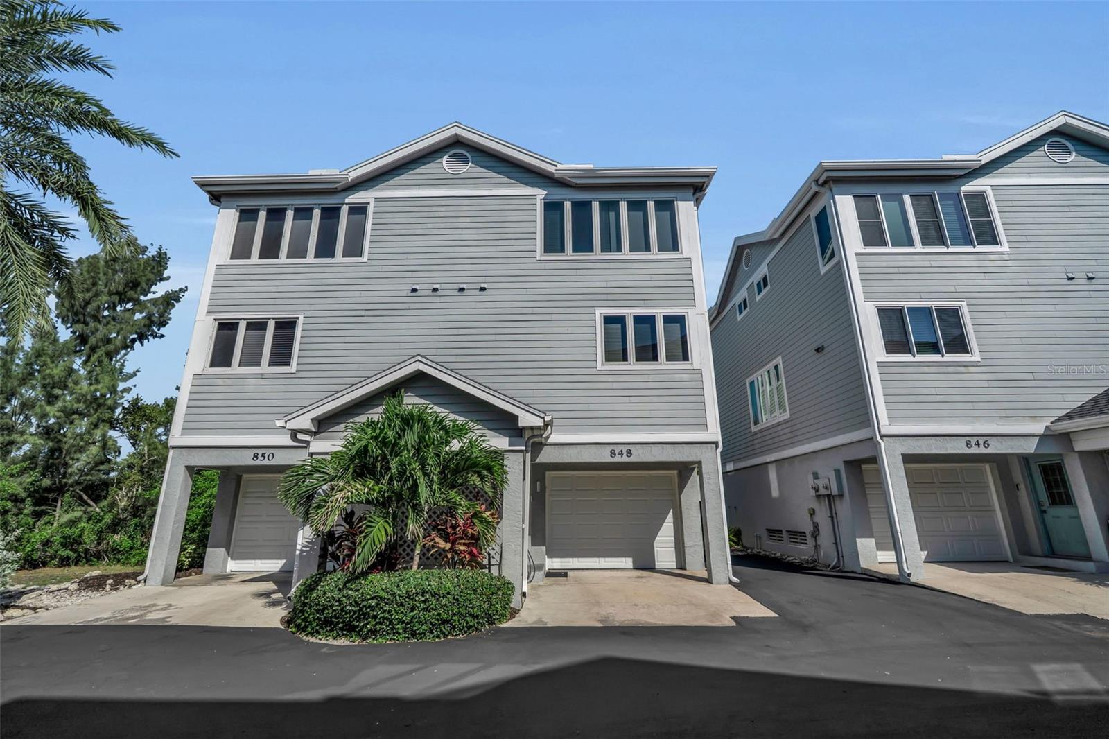 848 Evergreen Way — photo