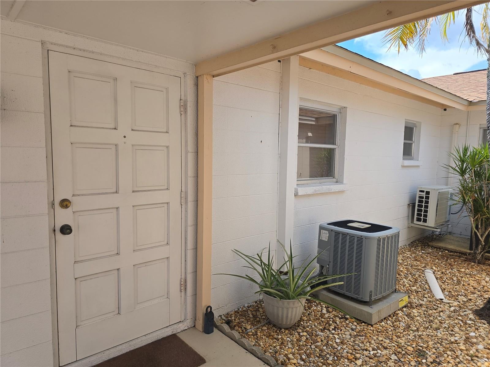 5064 Live Oak Cir 5064 — photo