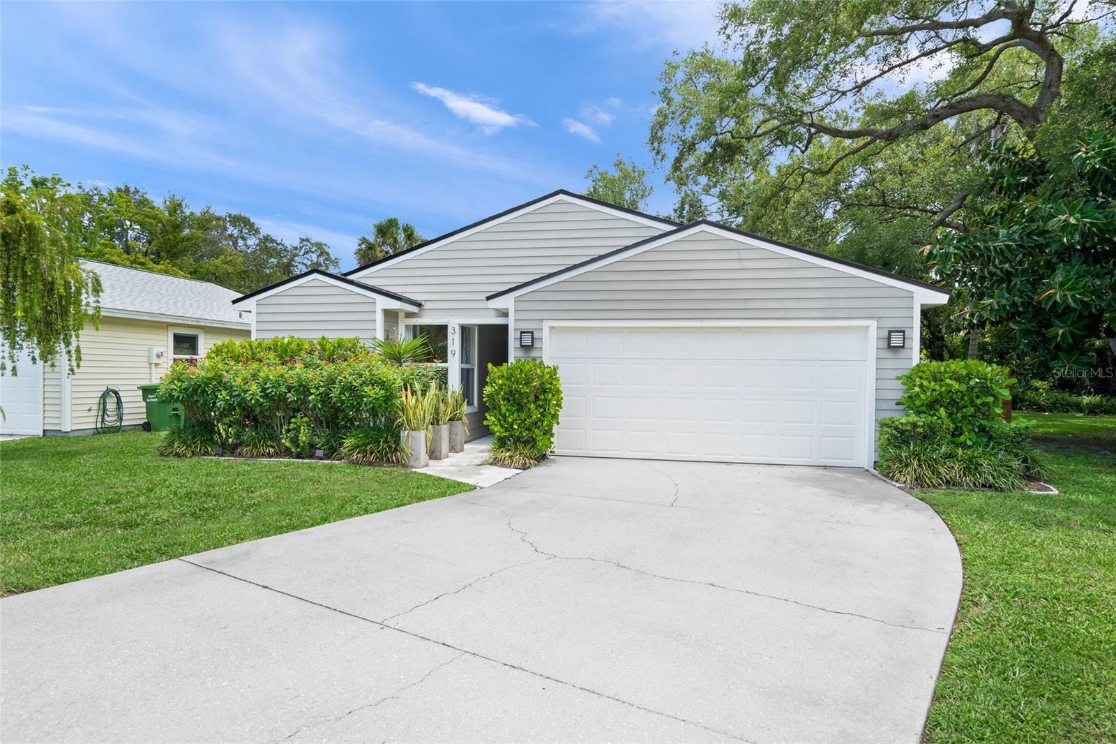 319 Bearded Oaks Circle — photo