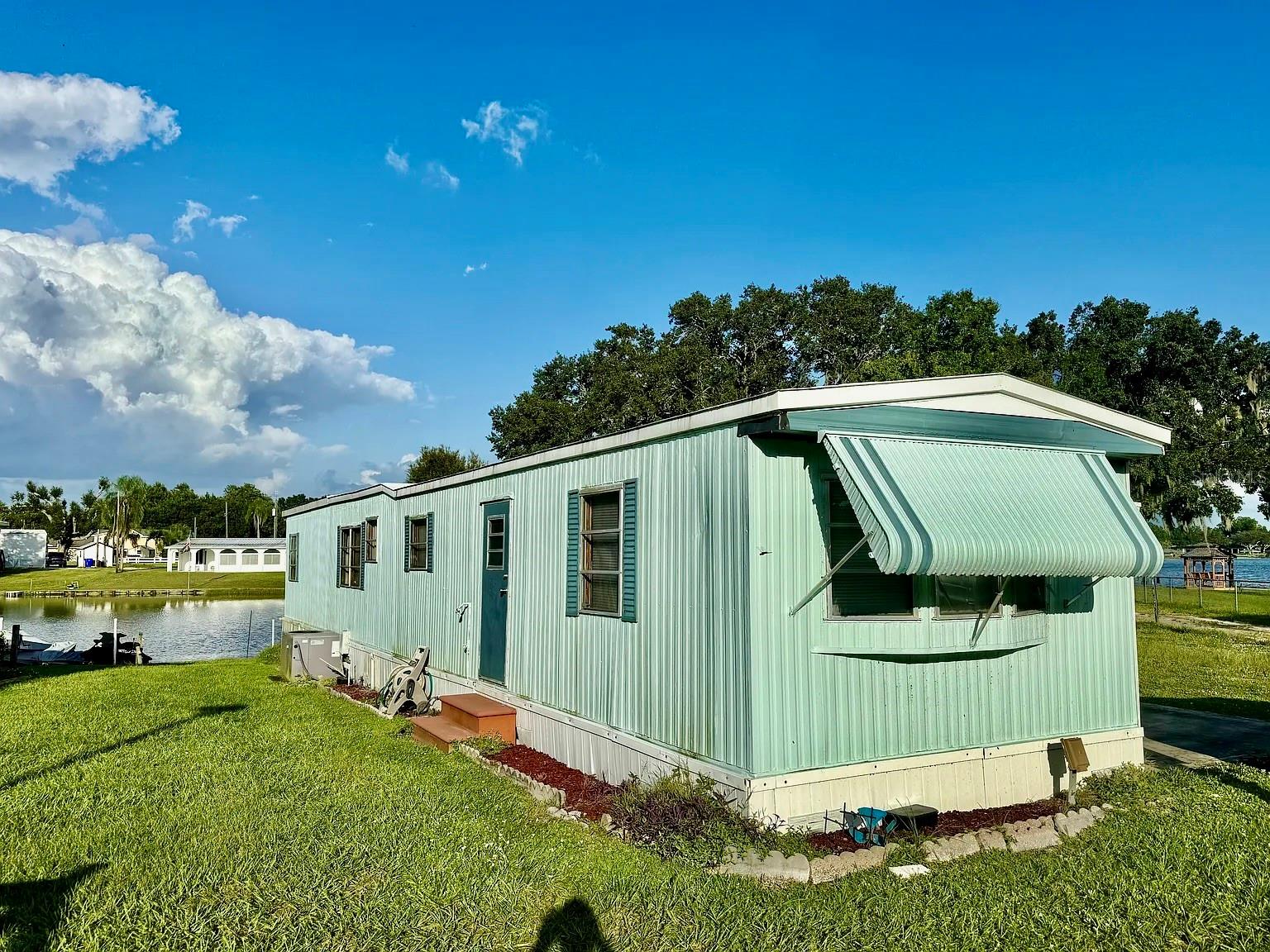 16 W Palm Circle — photo