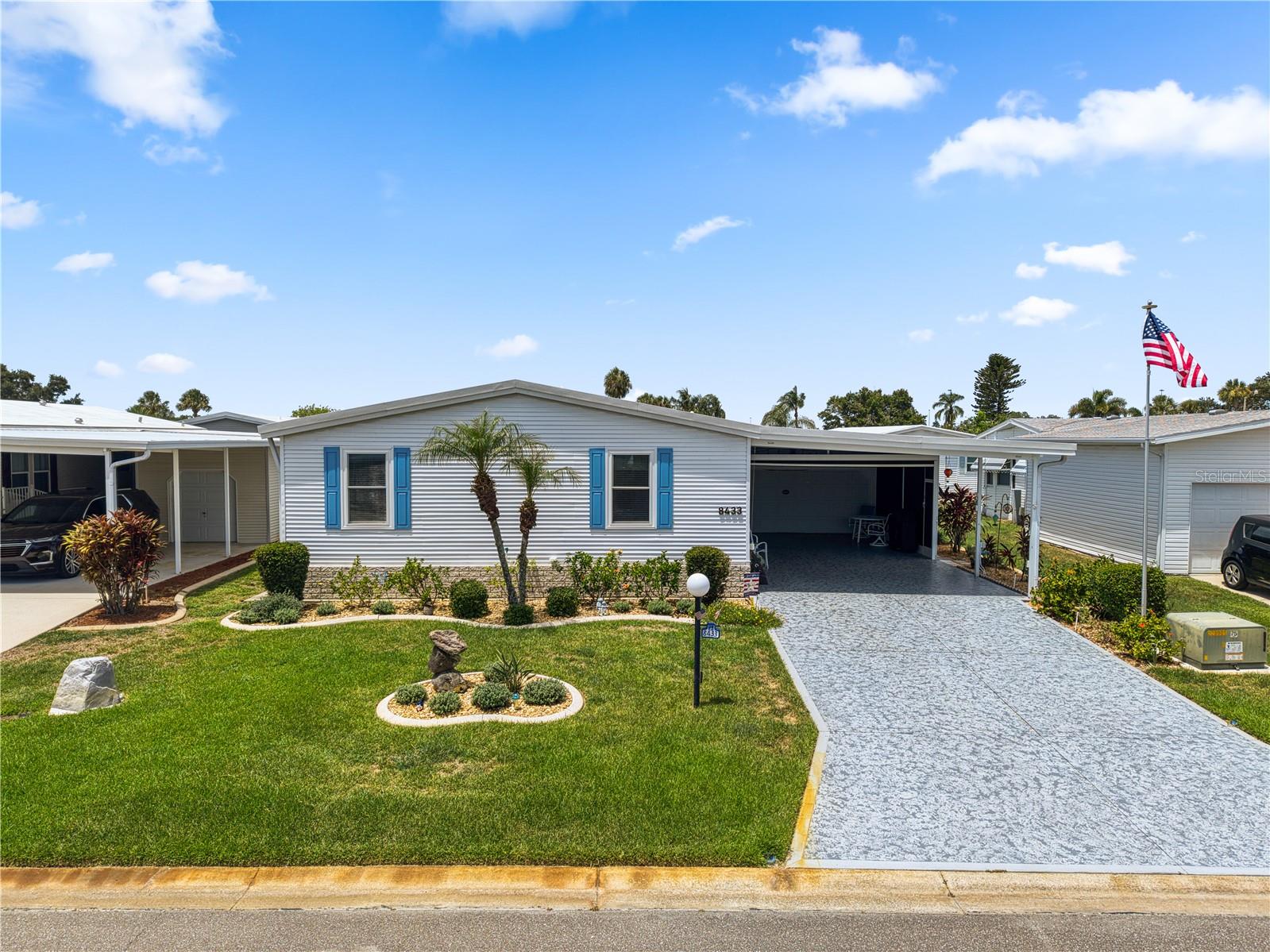 8433 Regal Way — photo
