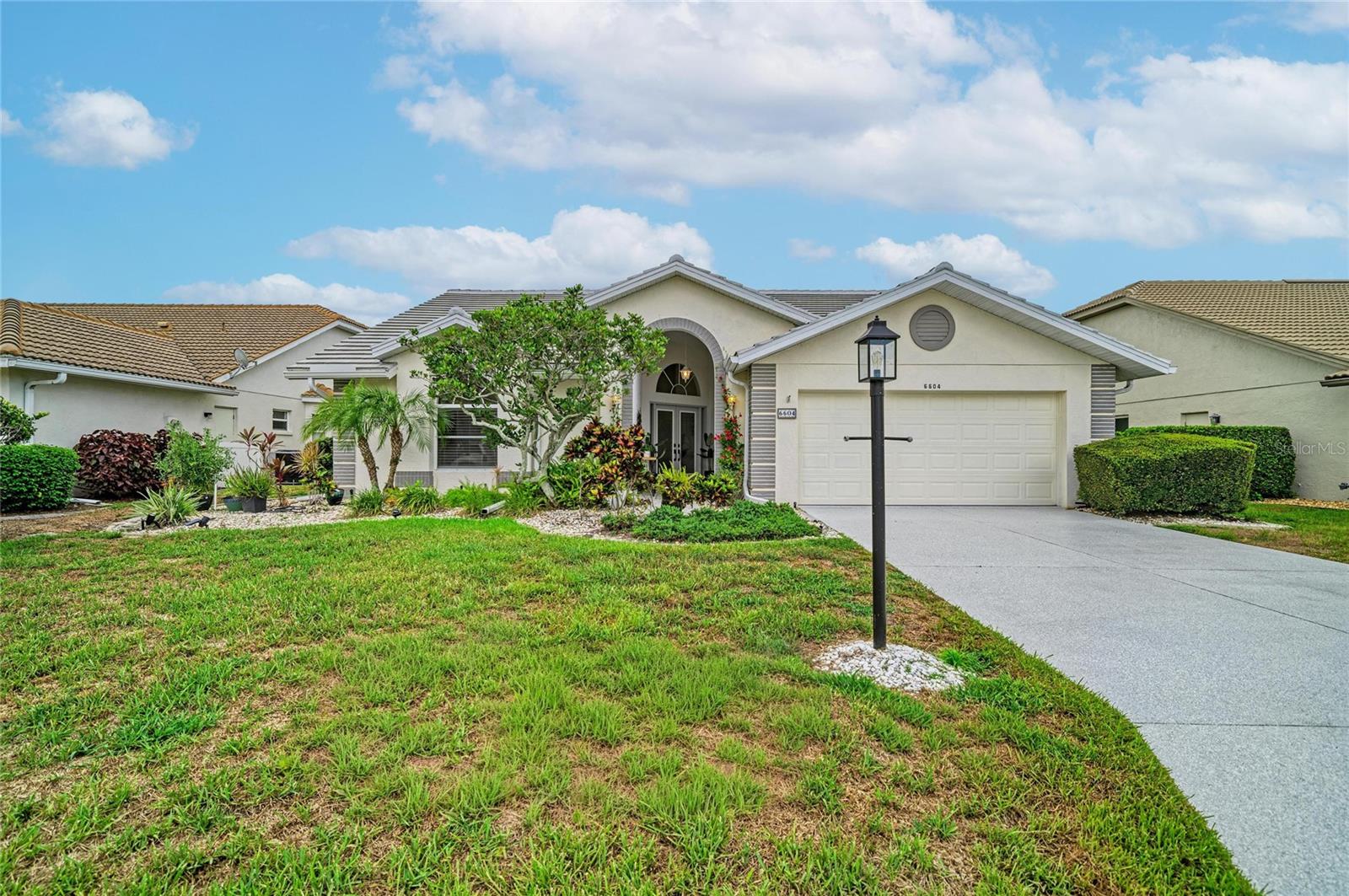 6604 Stone River Road — photo