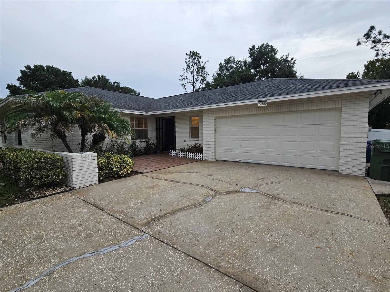 22360 Southshore Drive — photo