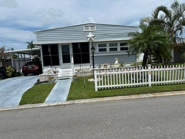 607 50th Avenue Ter W — photo