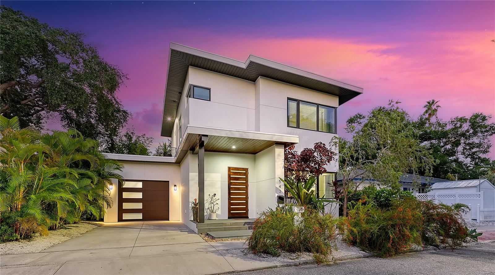 543 Columbia Court — photo