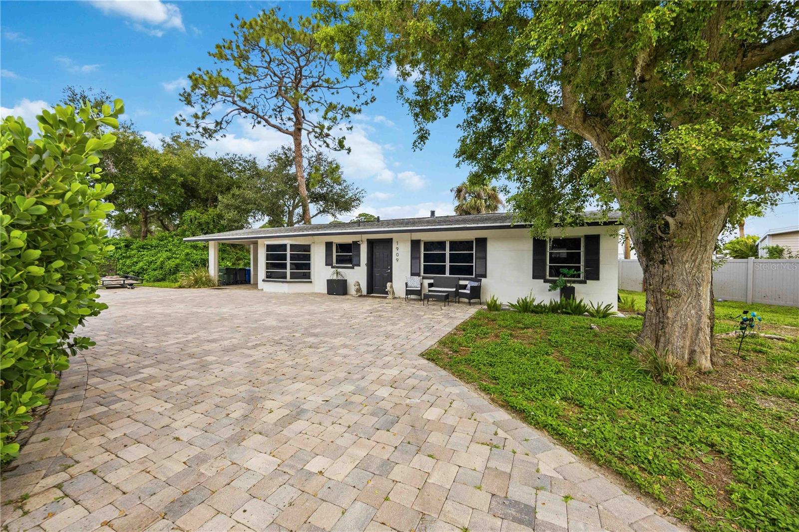 1909 Buccaneer Drive — photo