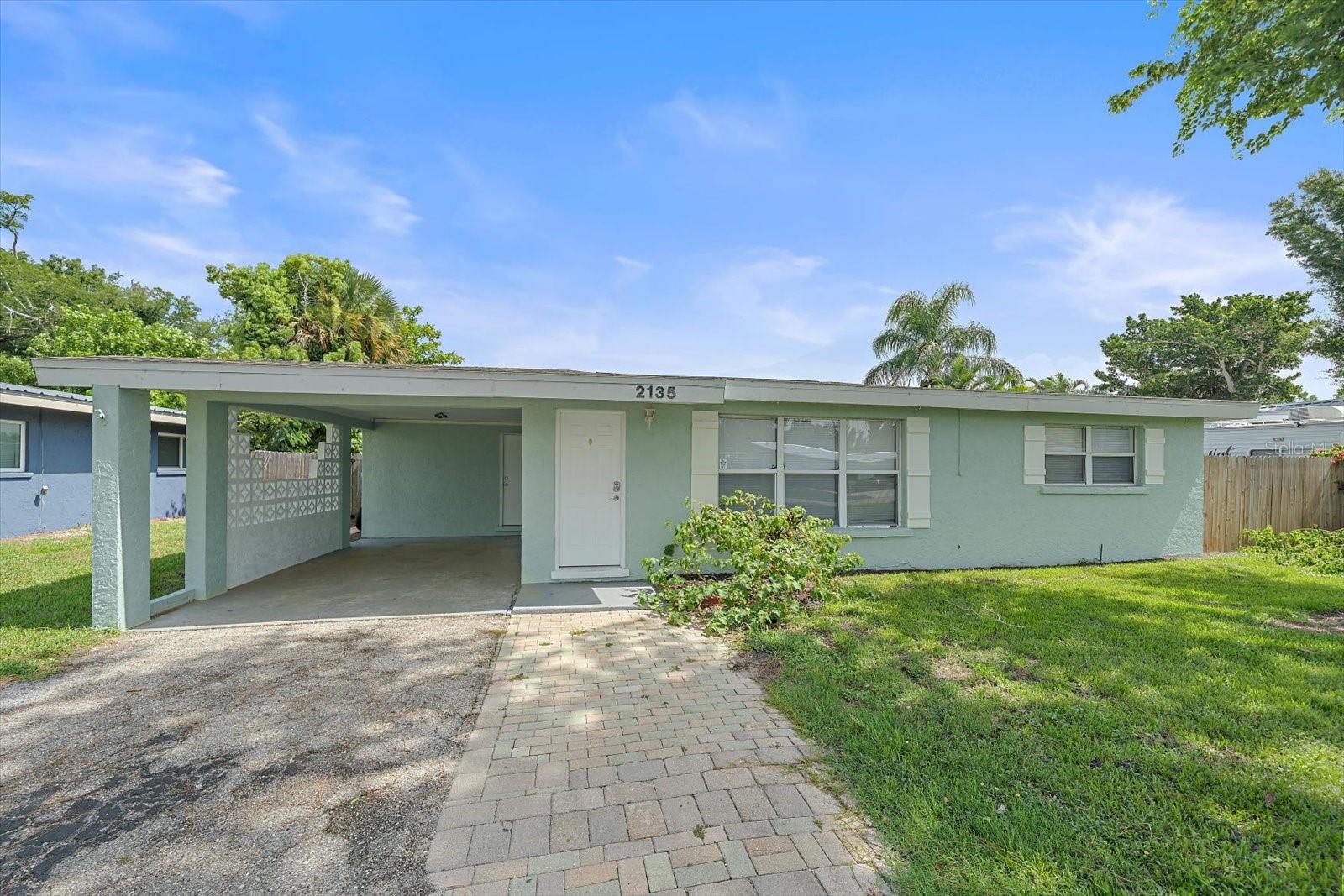 2135 Lee Lane — photo