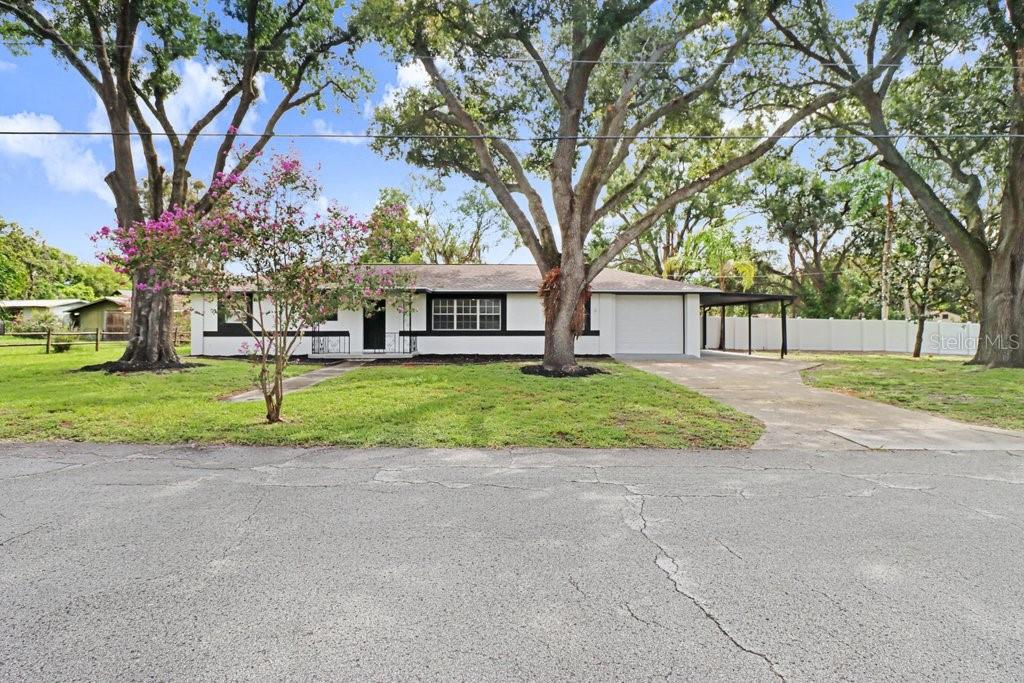 12113 Midlake Drive — photo