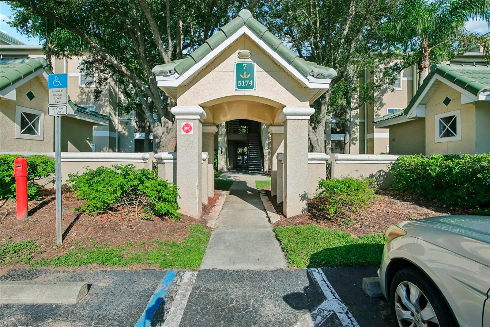 5174 Northridge Road 104 — photo