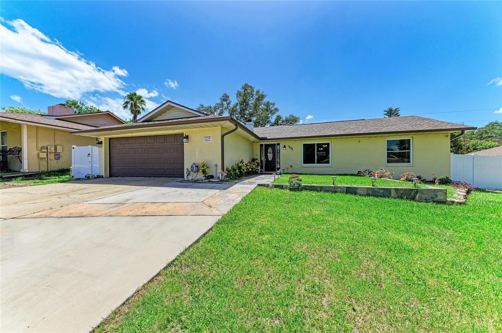 1520 Sunnyhills Drive — photo