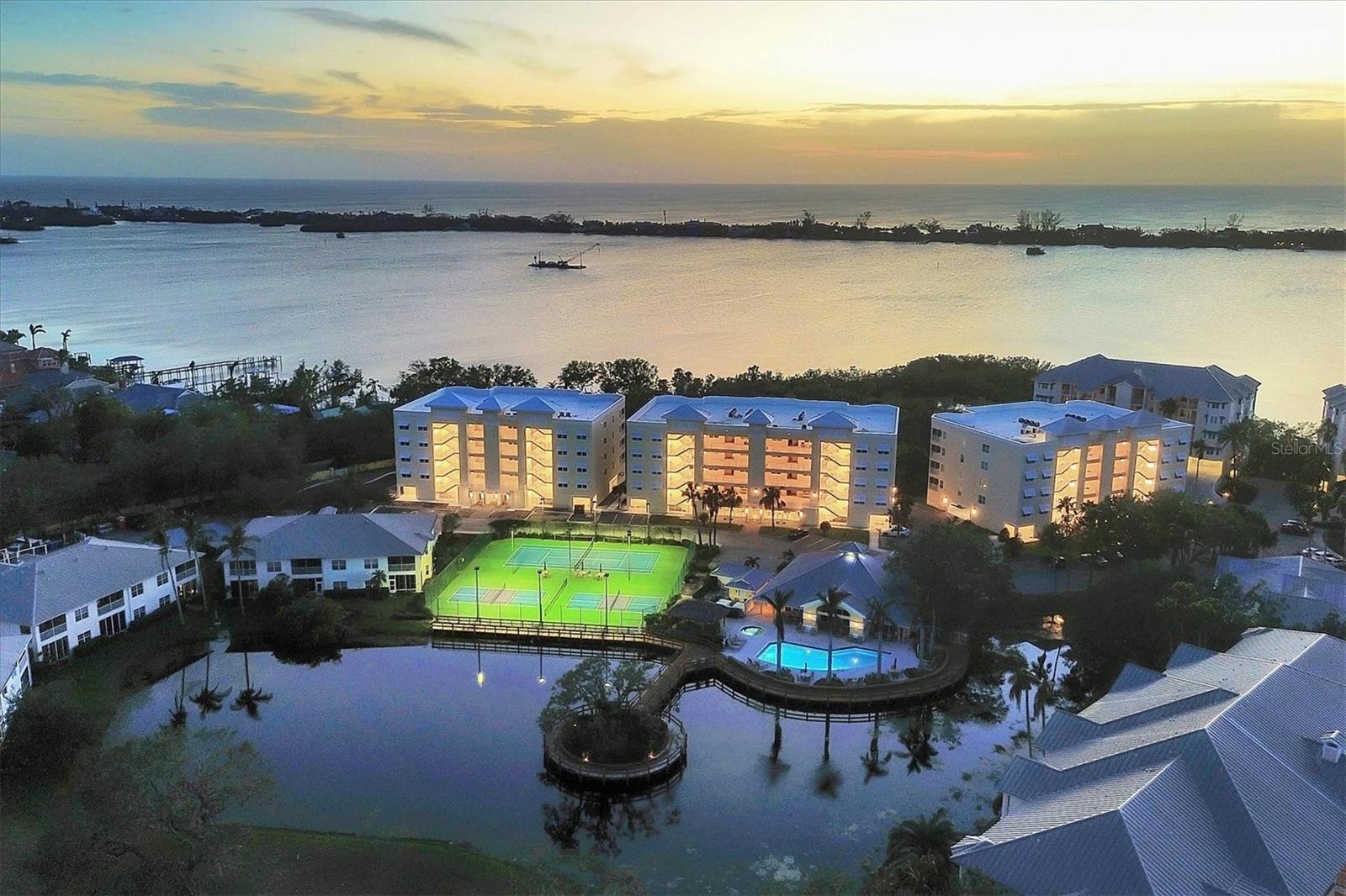 260 Hidden Bay Drive 402 — photo
