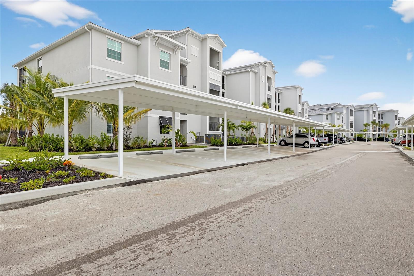 14201 Heritage Landing Boulevard 1312 — photo