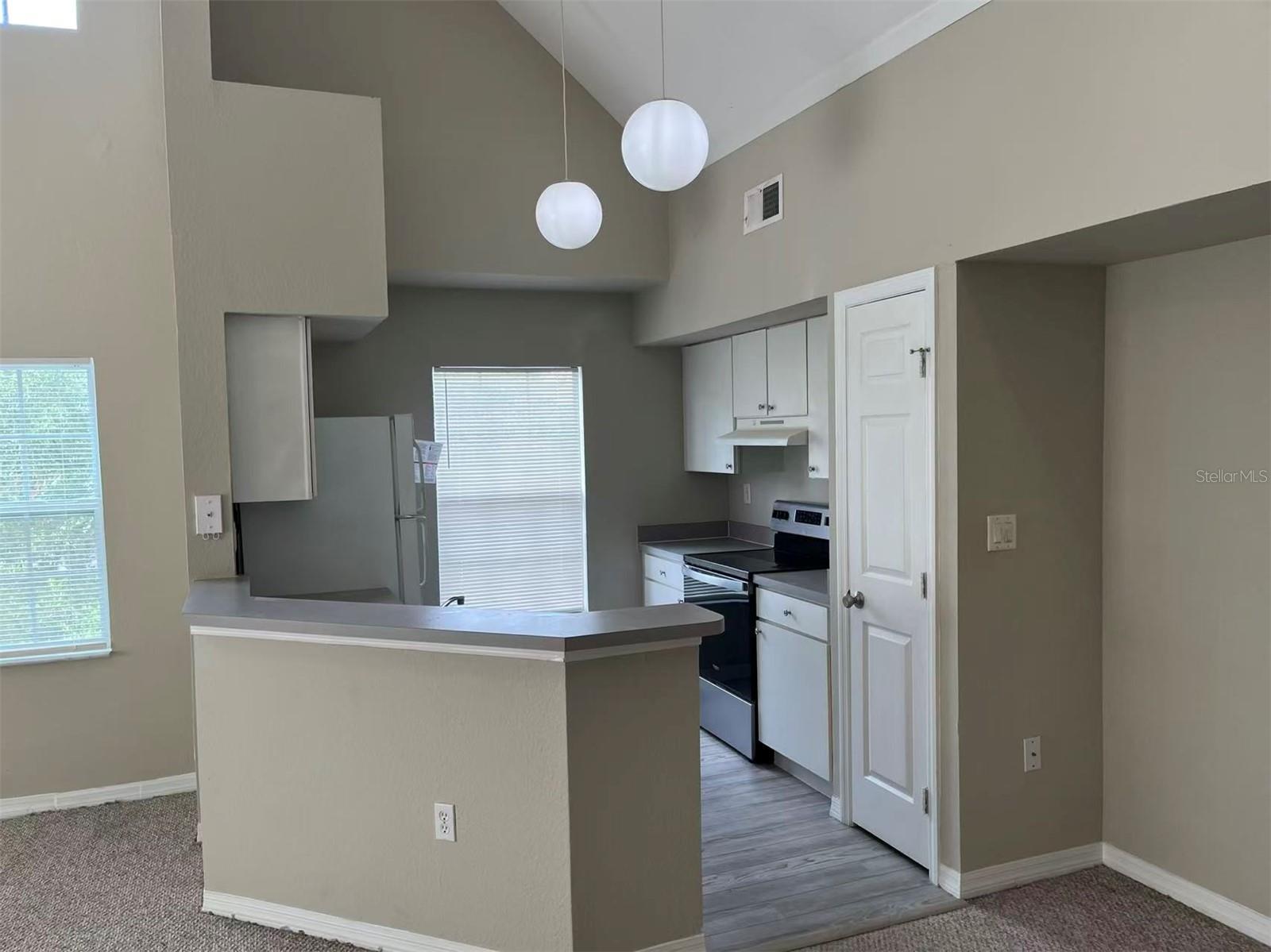 Home in TAMPA, FL 33626 — photo 3