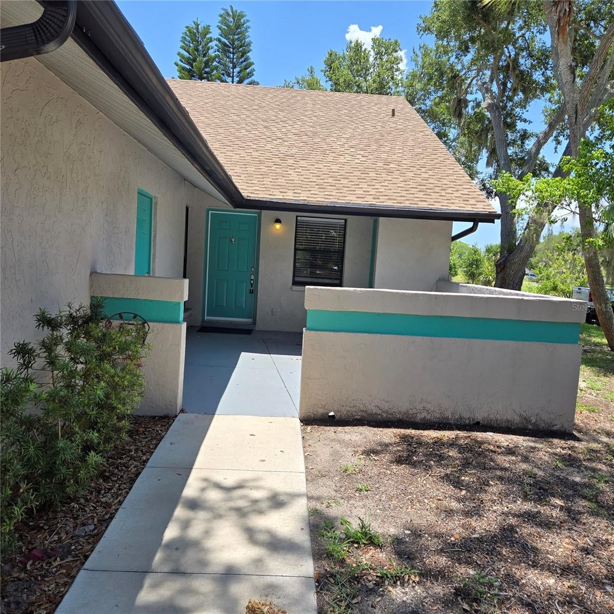 302 40th Street Circle W — photo
