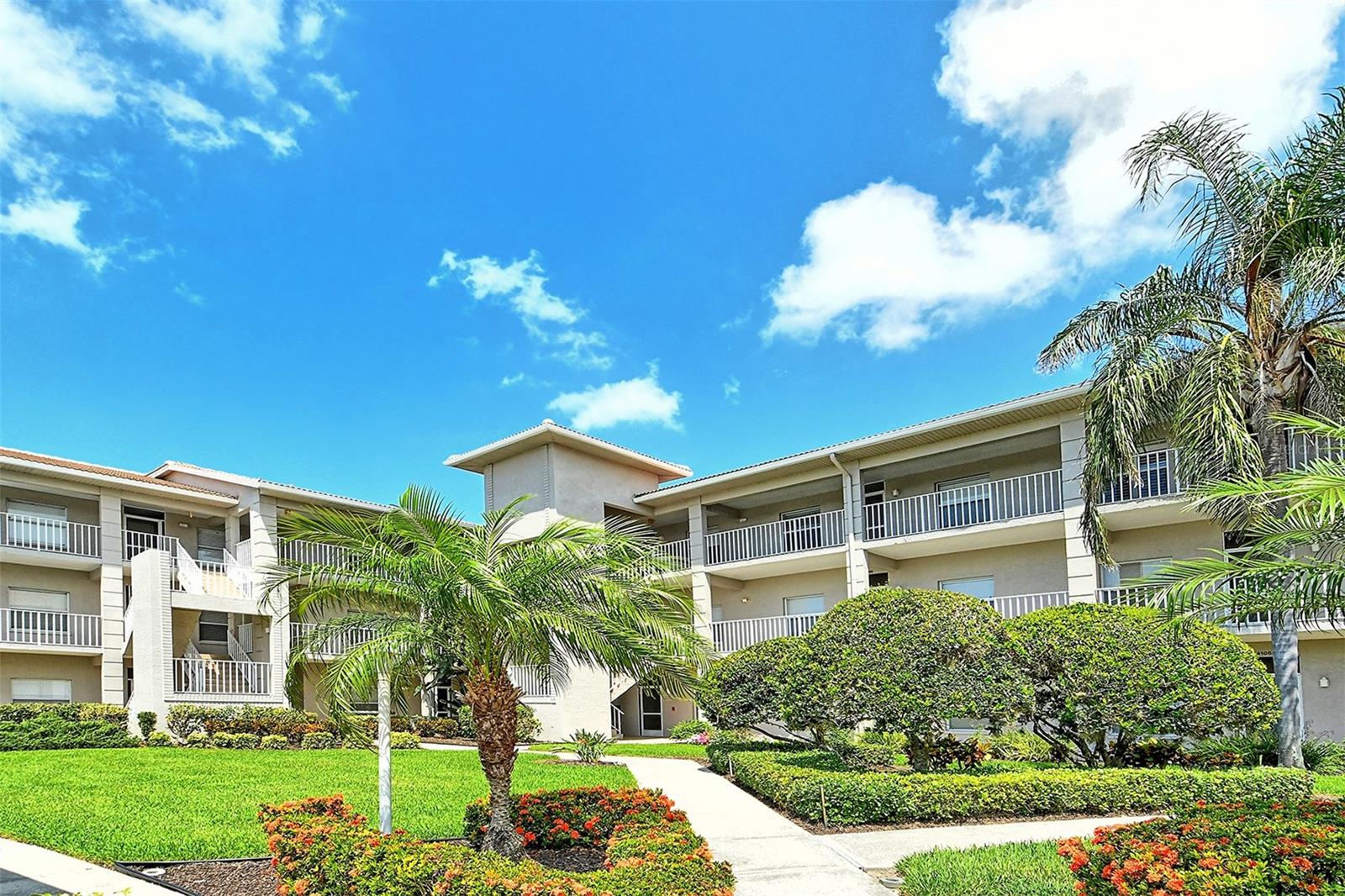 9610 Club South Circle 4302 — photo