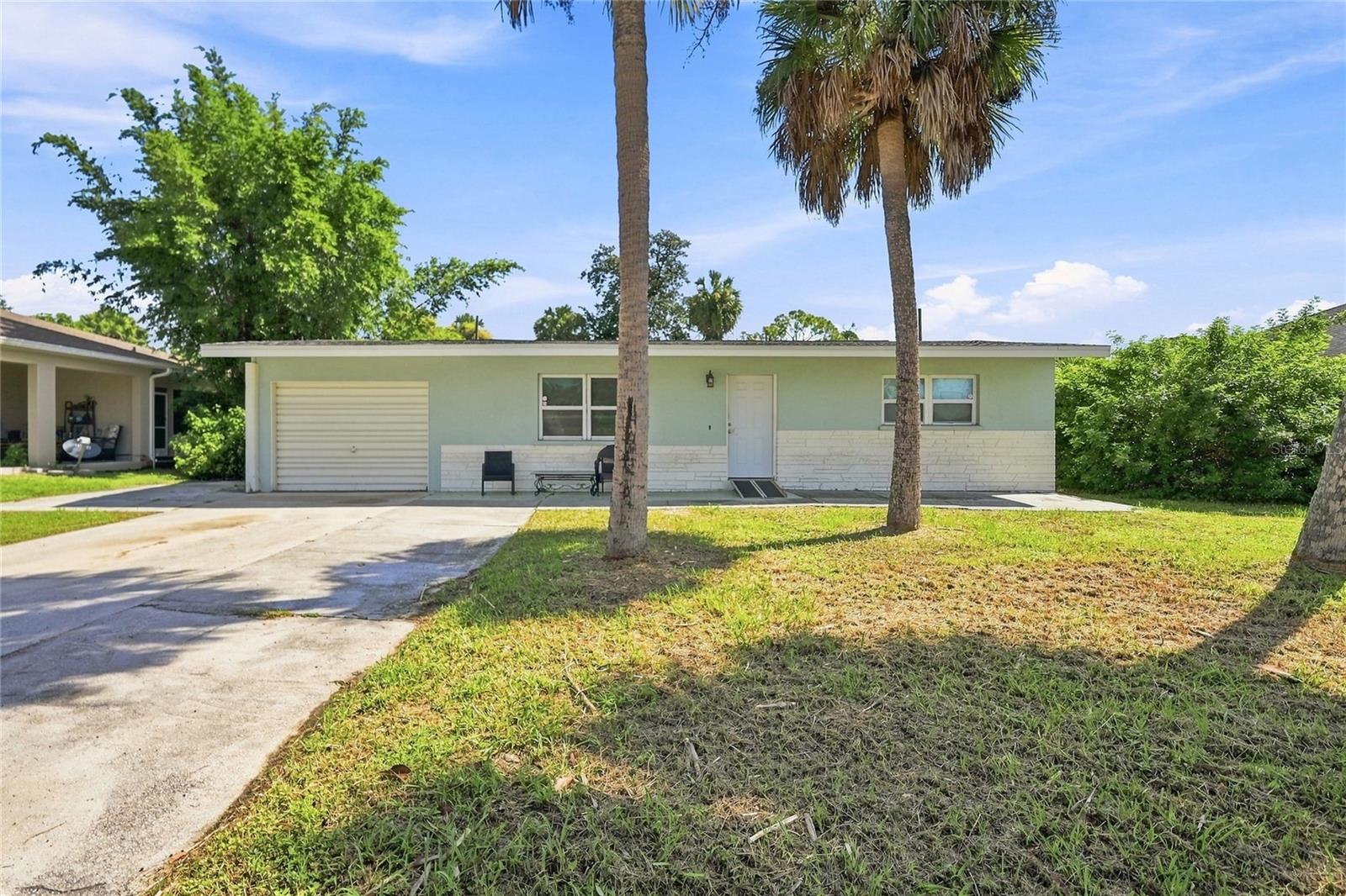 2618 Lakeshore Circle — photo
