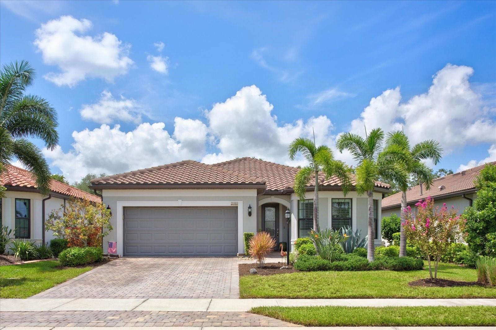 7608 Viola Loop — photo