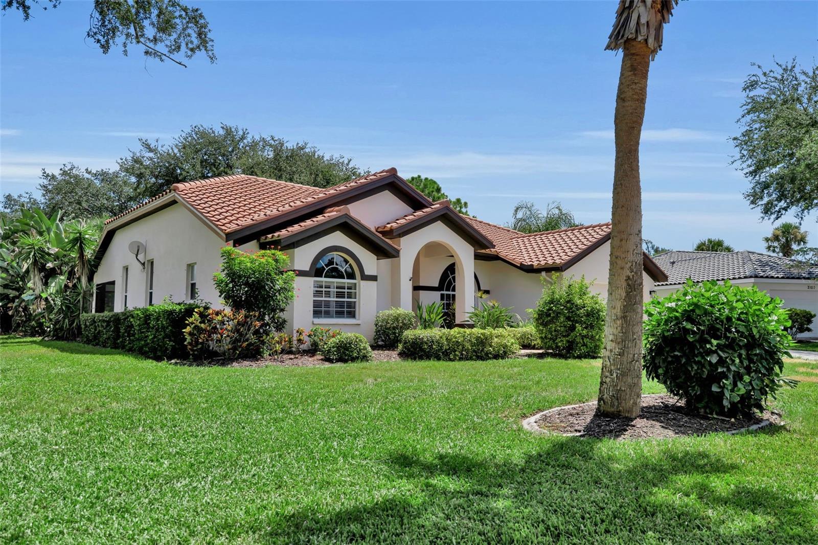 2102 Tequesta Trail — photo