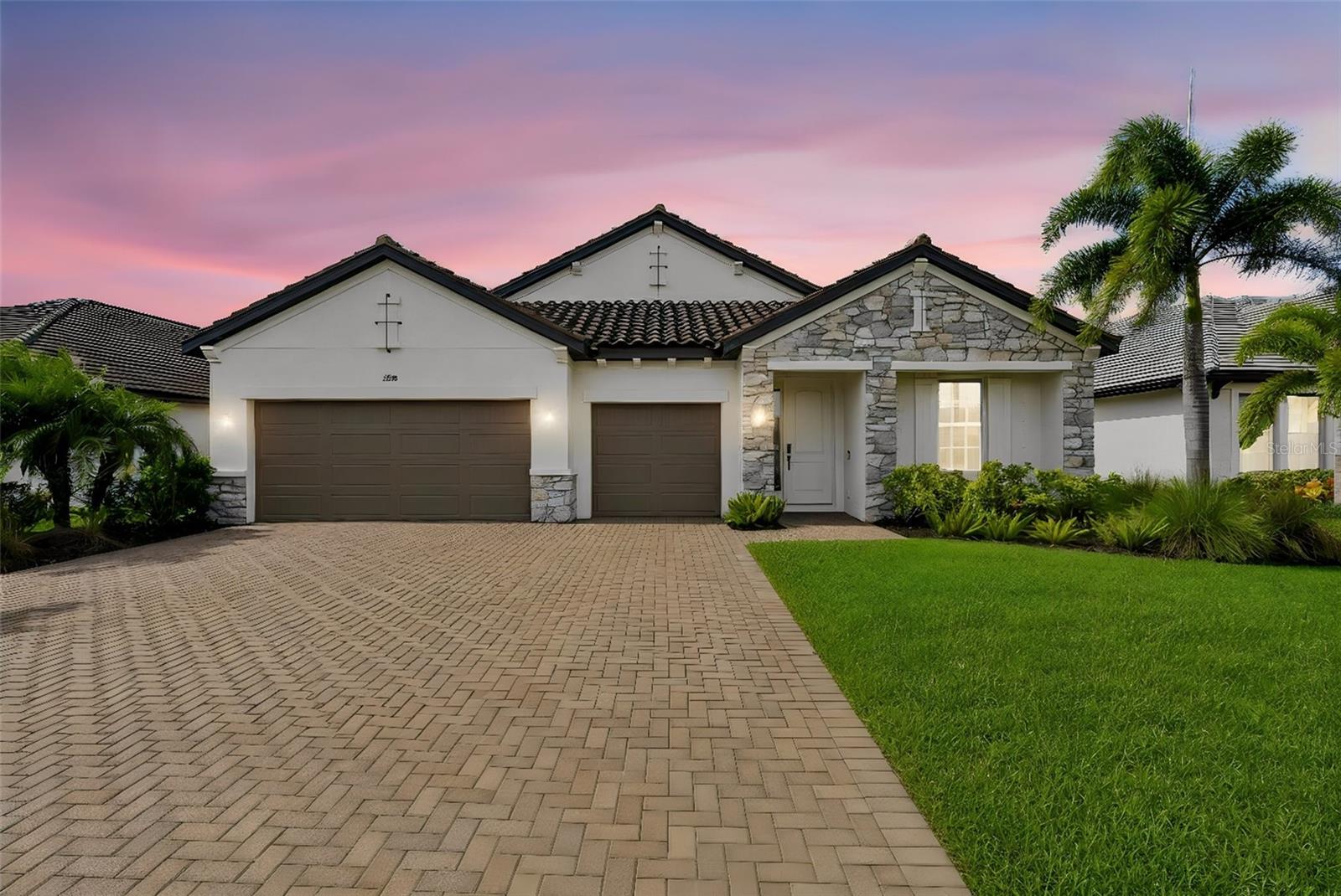 2128 Woodleaf Hammock Court — photo