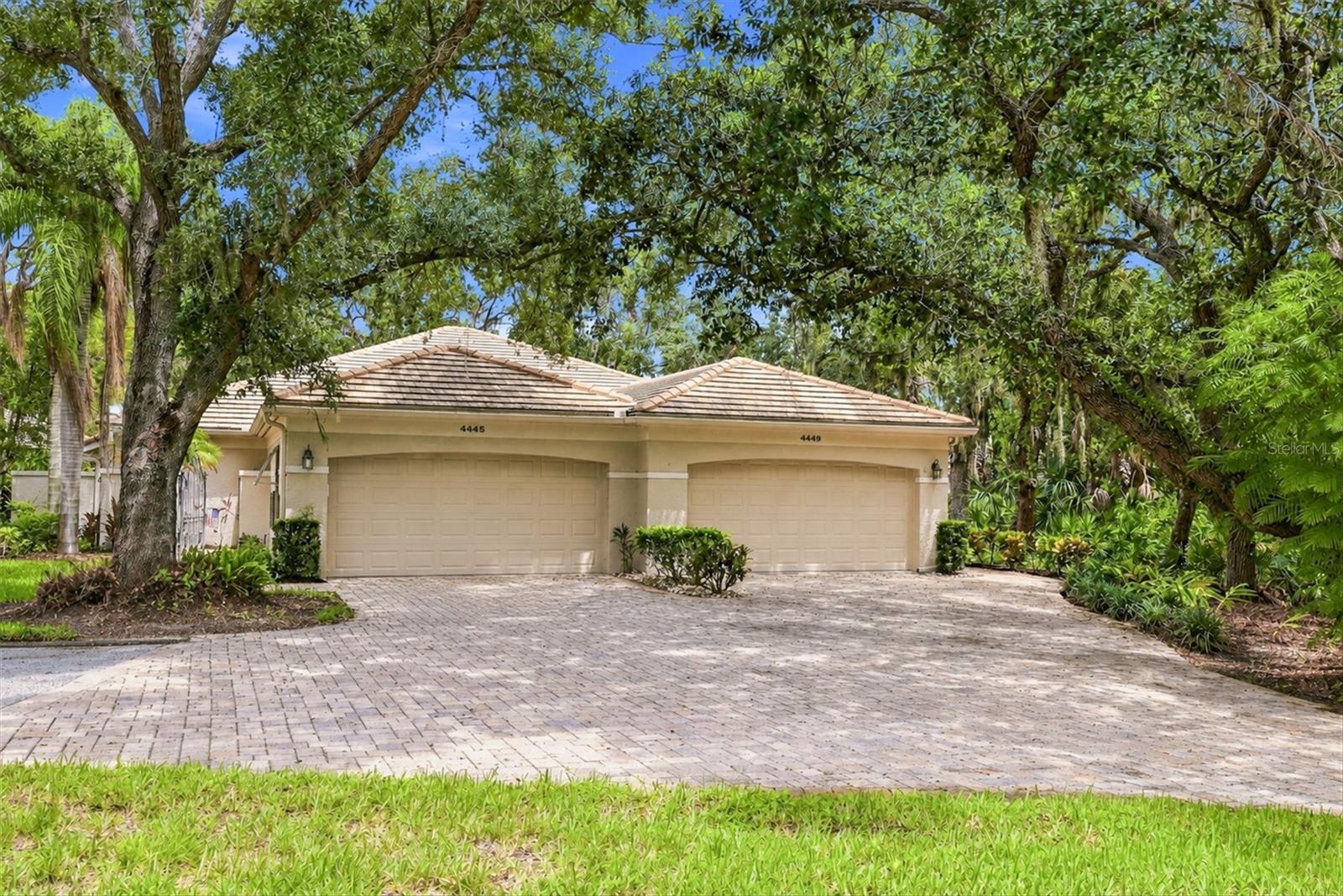4449 Oakley Greene 1 — photo