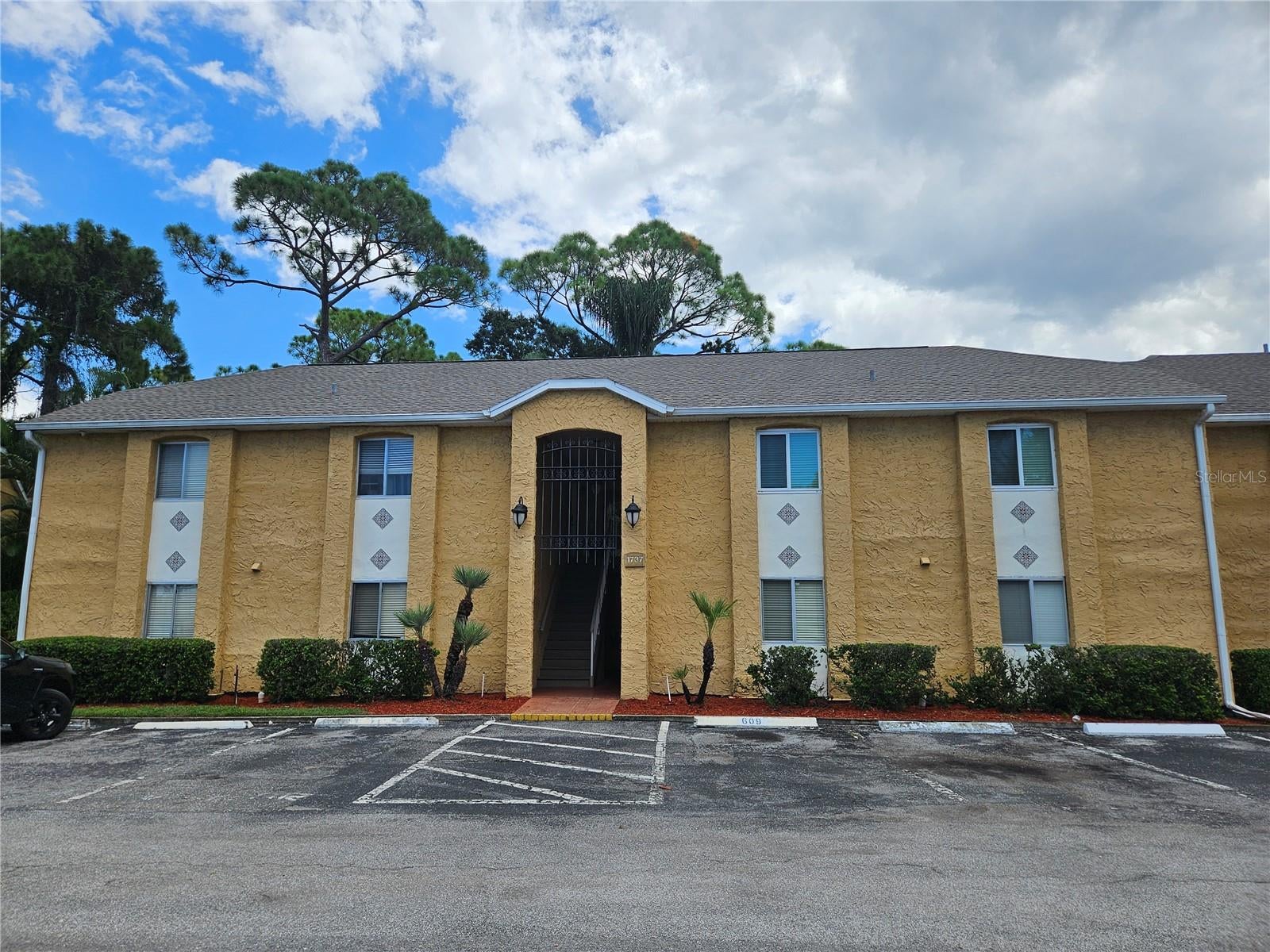 1737 Parakeet Way 2 — photo