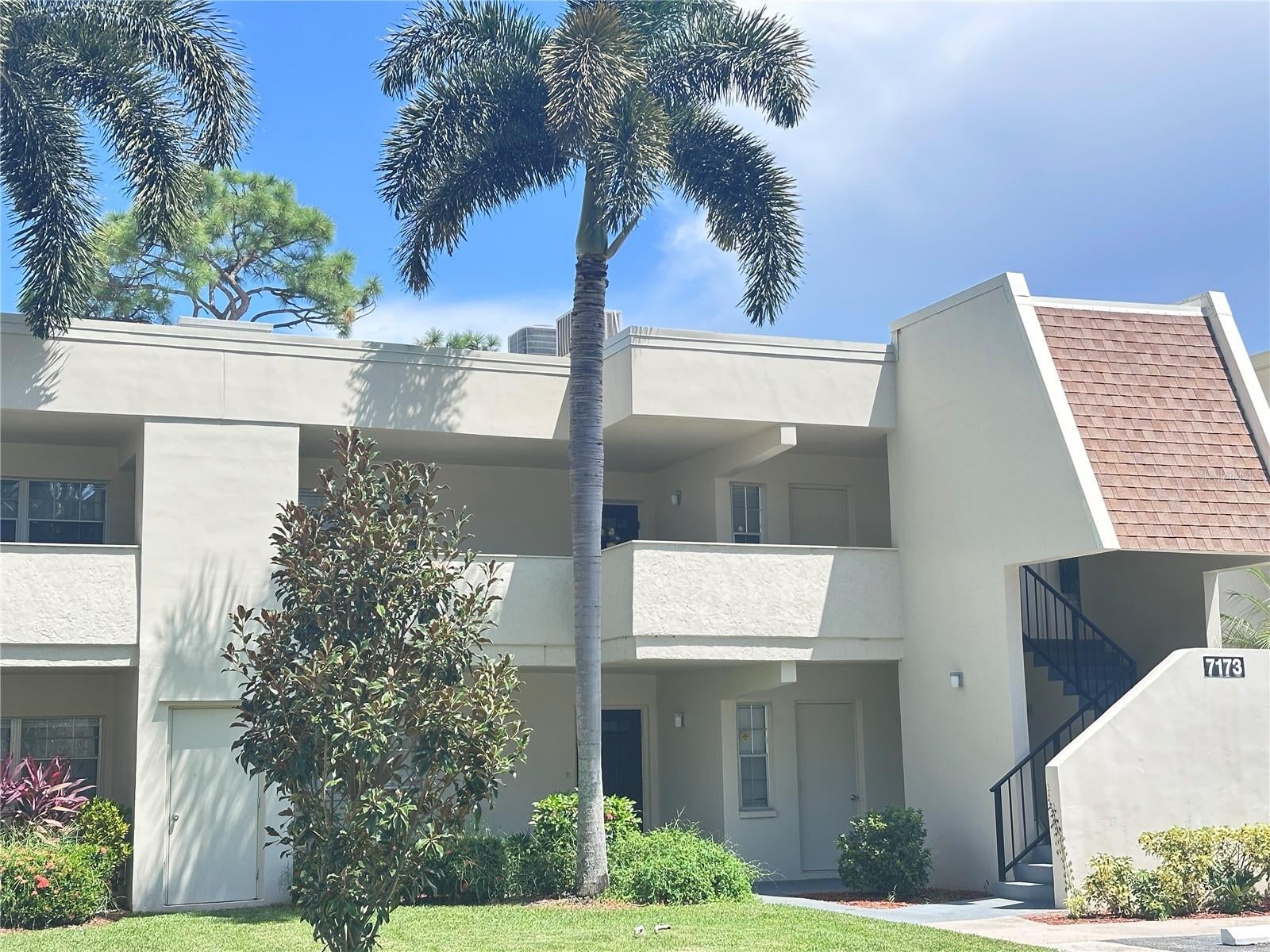 7173 W Country Club Drive N 242 — photo