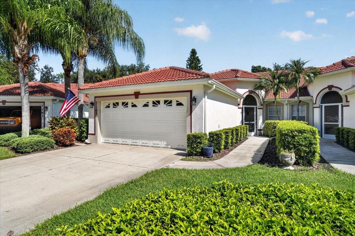 7165 Melrose Place — photo