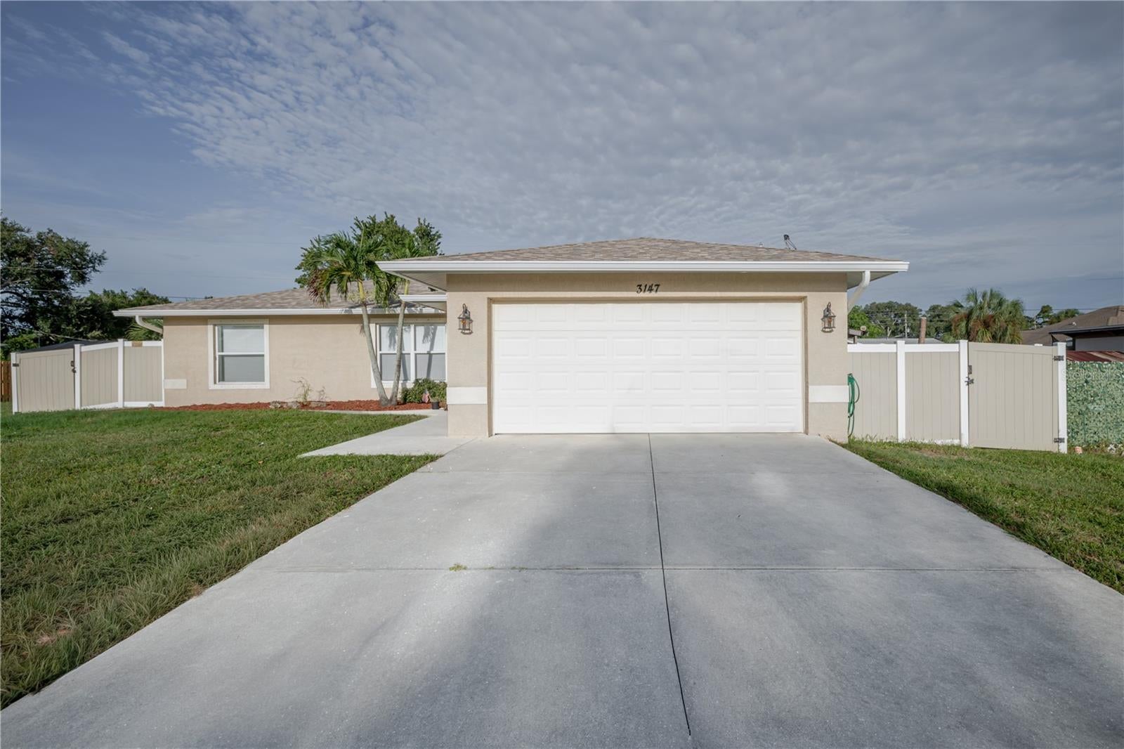 3147 Lobelia Road — photo
