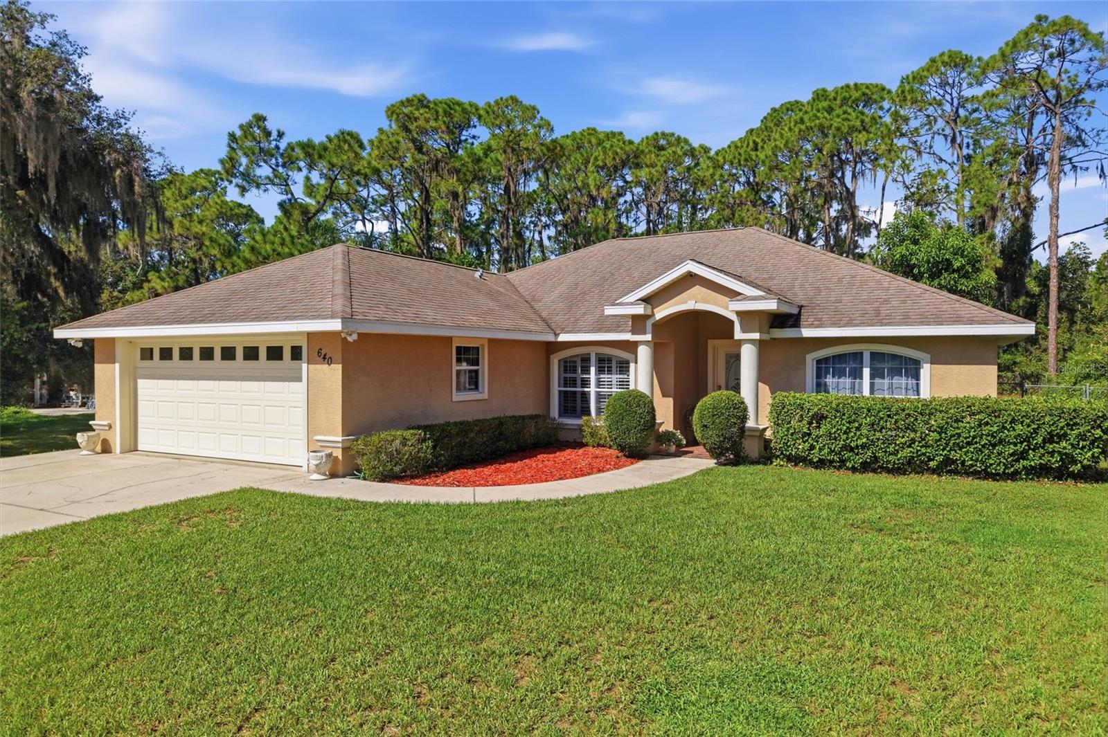 640 Highlands Lake Drive — photo