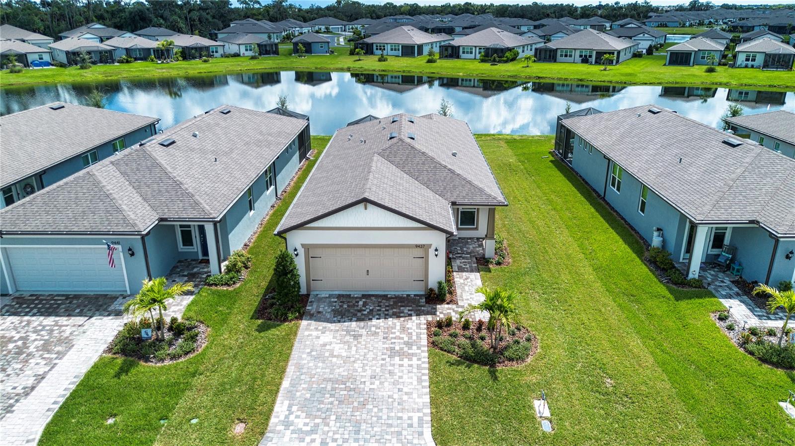 9437 Shorebird Court — photo