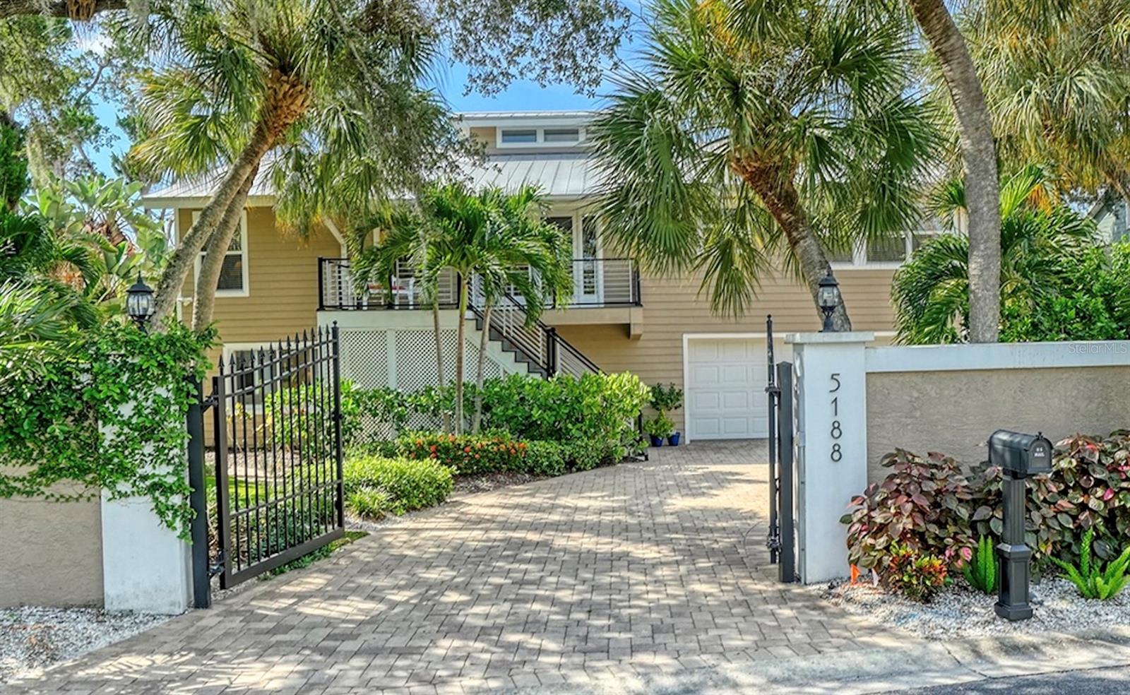 5188 Siesta Woods Drive — photo