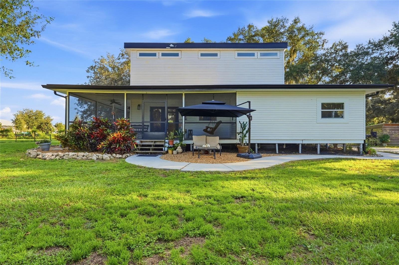 1132 Lena Lane — photo