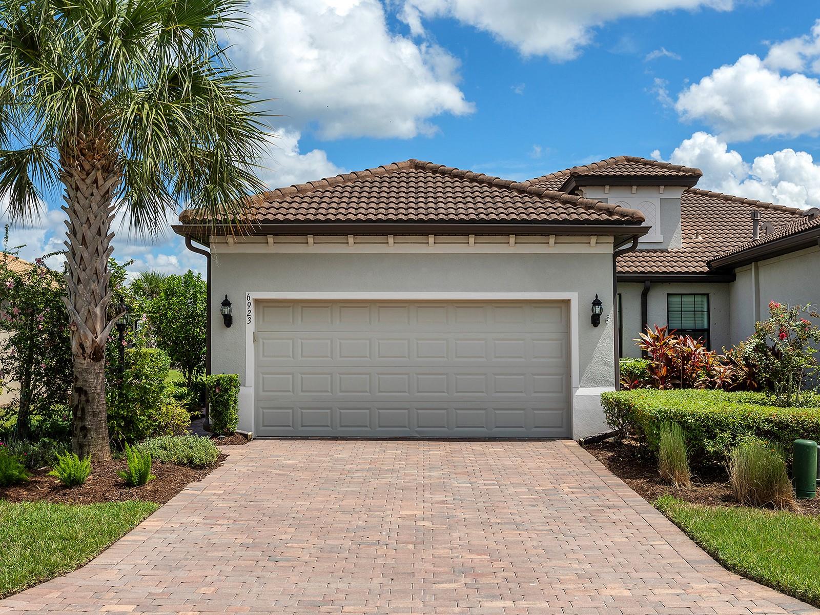 6923 Holbrook Cove — photo