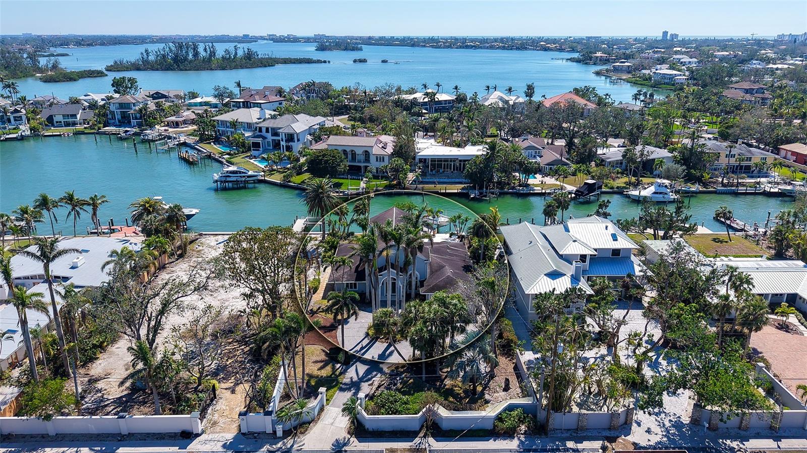 732 Siesta Drive — photo