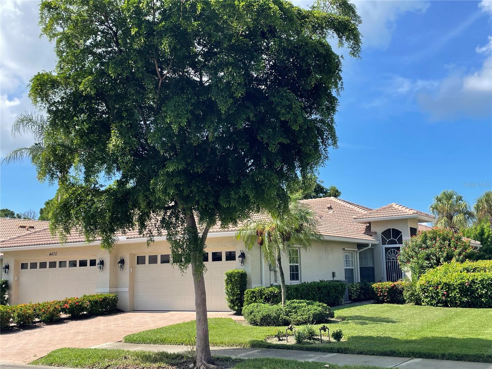 4466 Corso Venetia Boulevard — photo