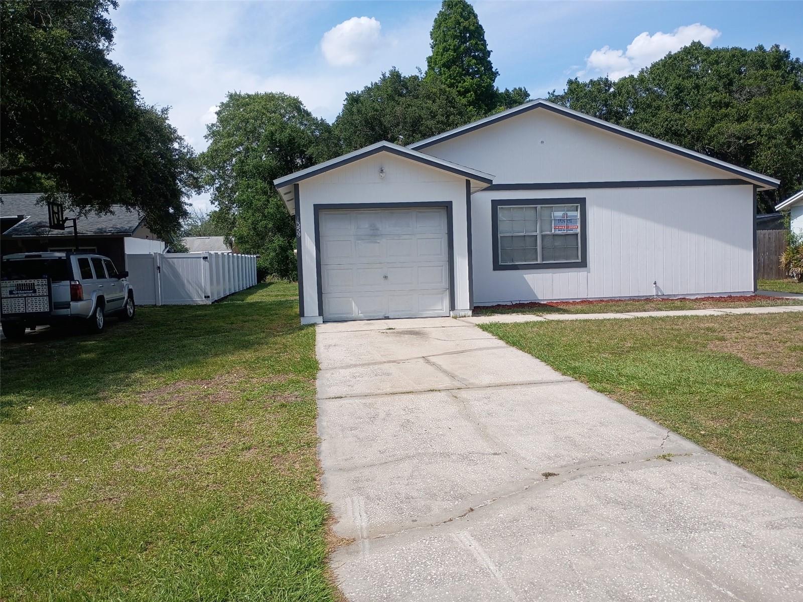 1359 Primrose Court — photo