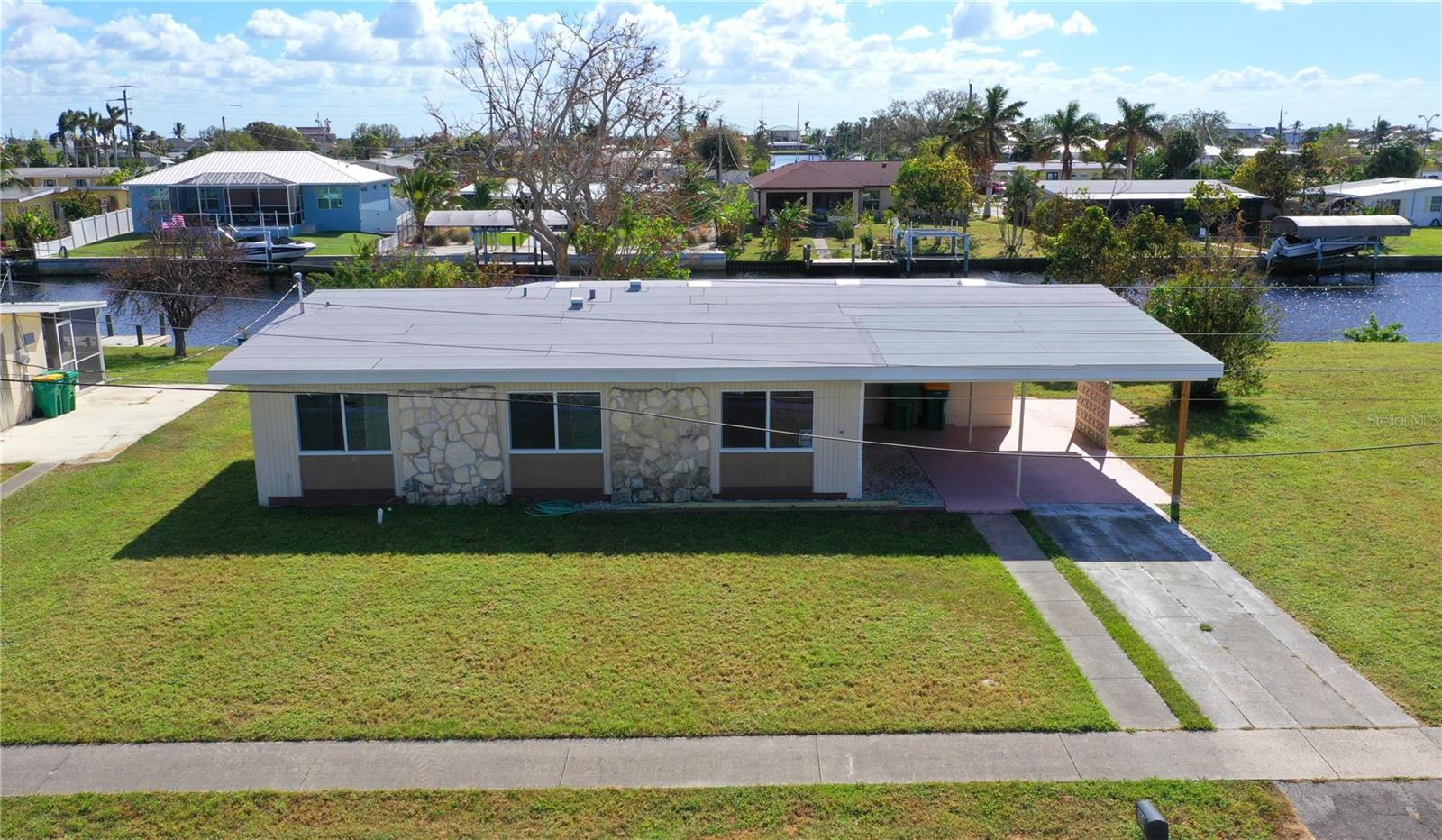 554 Lindley Terrace — photo