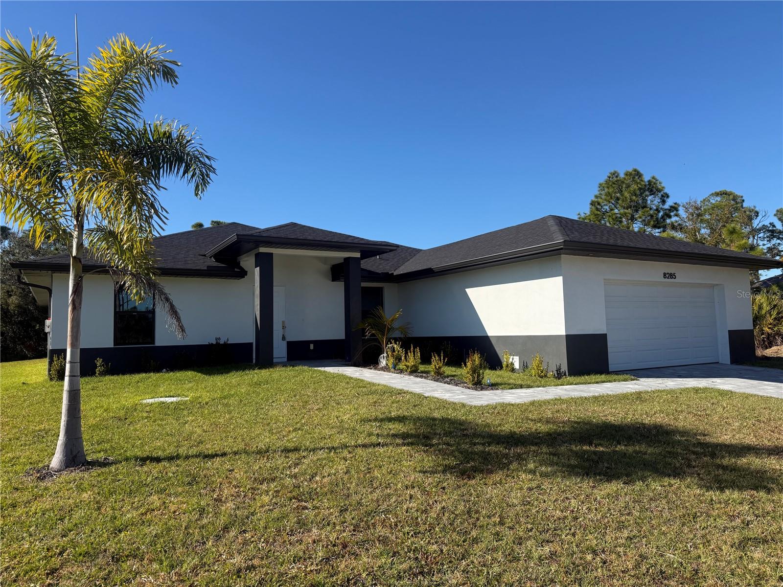 8285 Agate Street — photo