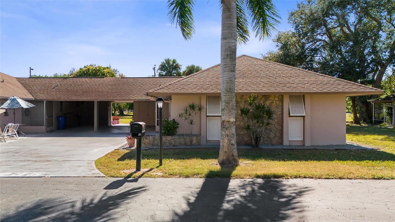 235 Thistle Court — photo