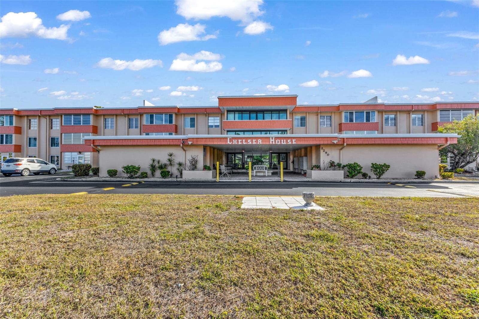 2290 Aaron Street 109 — photo
